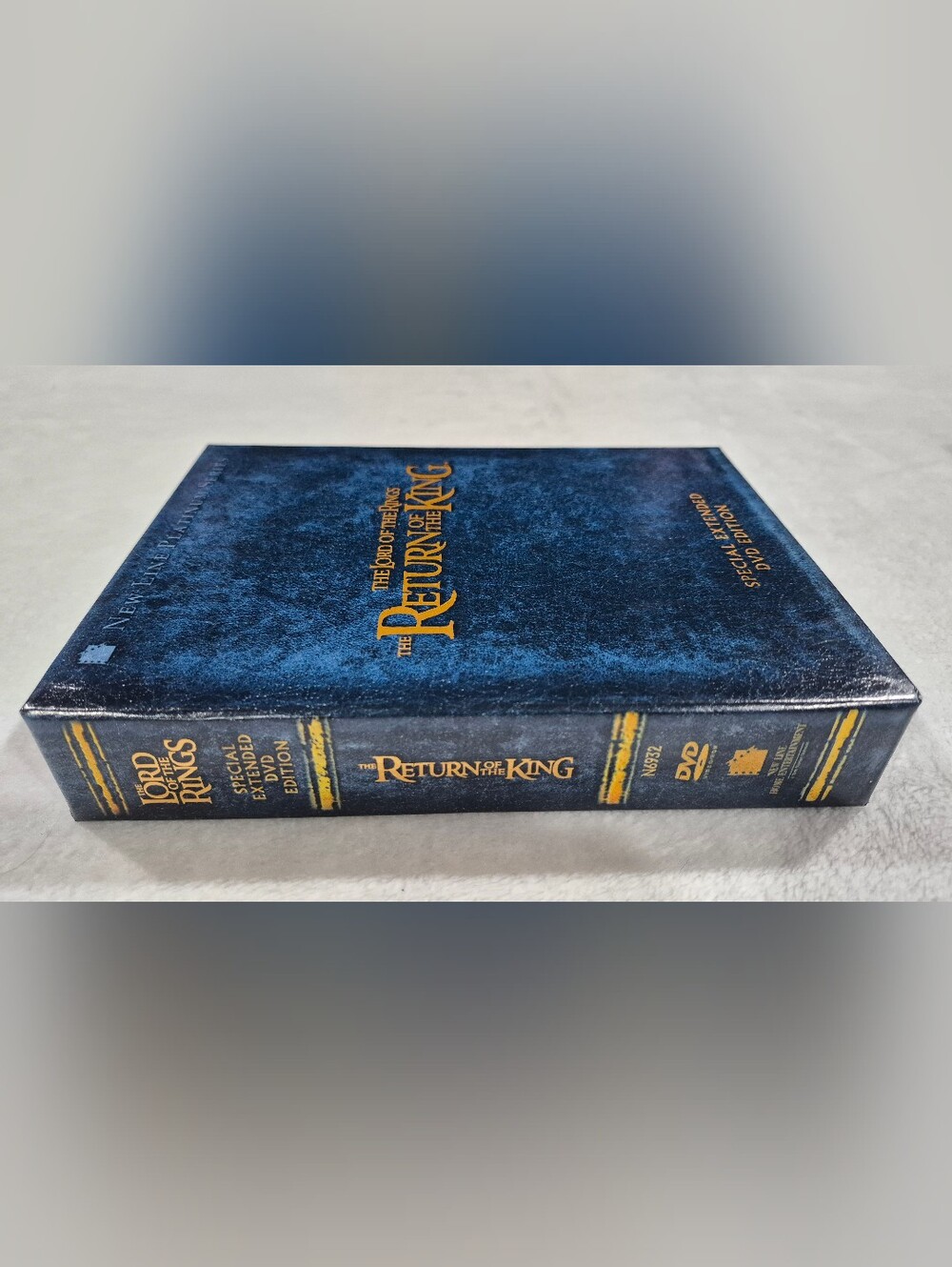 Lord of the Rings The Return of the King Extended Edition 4-Disc DVD Box Set - Picture 4 of 10